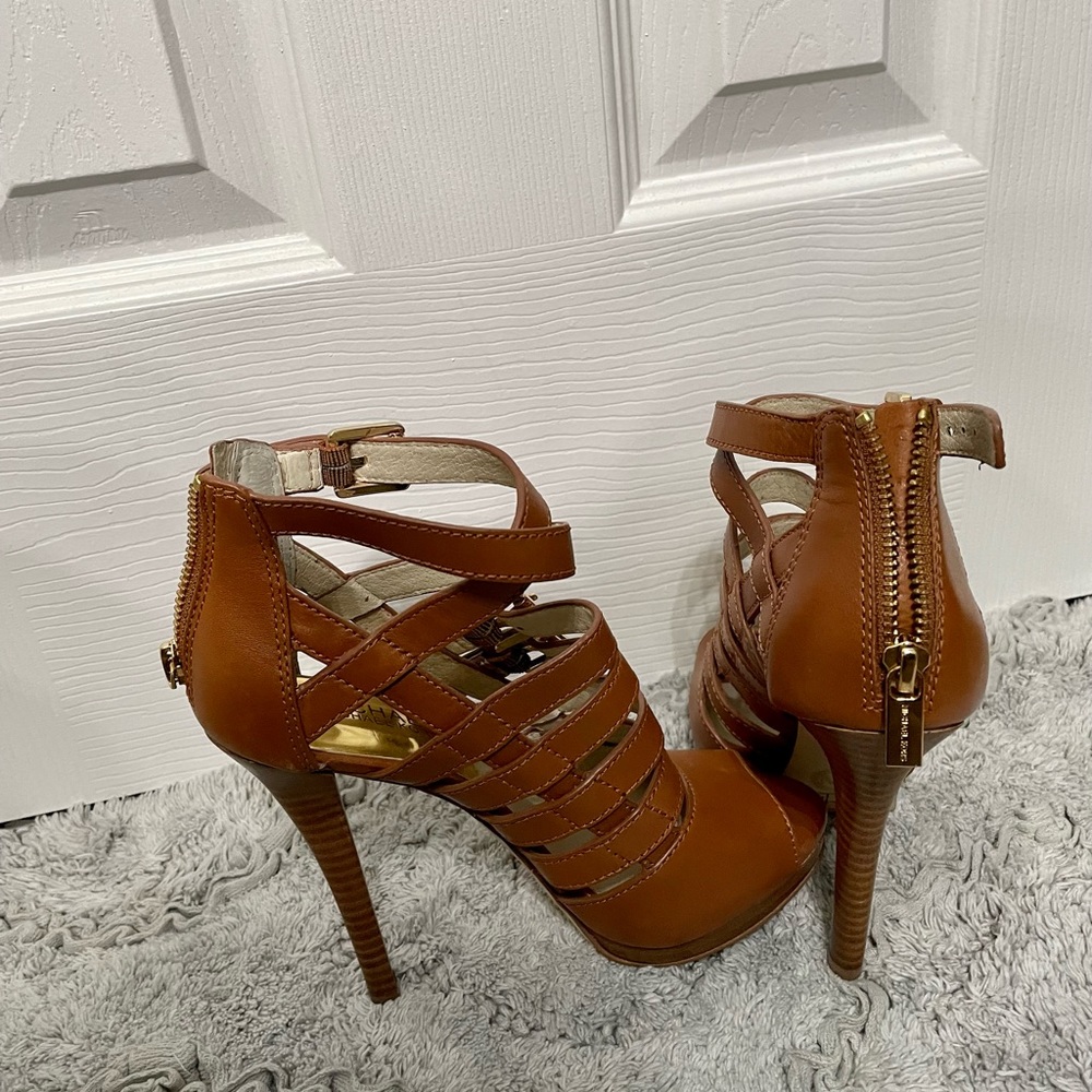 Michael Kors heels 👠